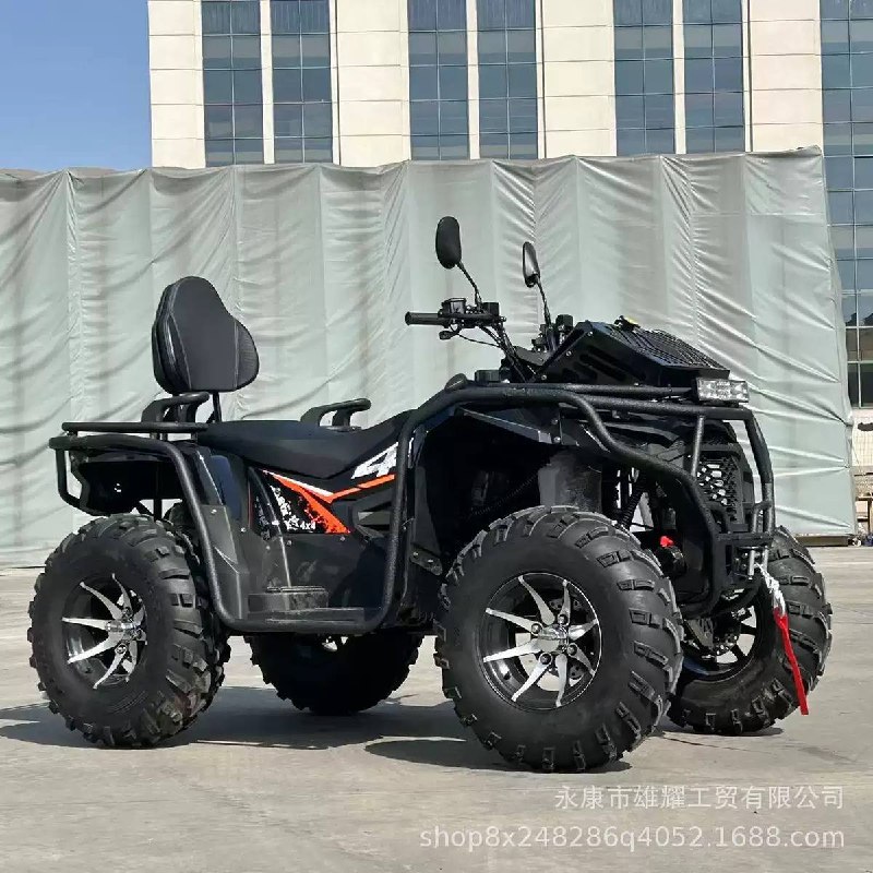 Чёрный квадроцикл 4×4 с лебёдкой и силовым обвесом из нашего канала